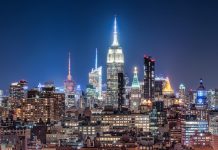 New York Skyline bei Nacht