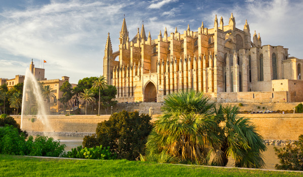 Kathedrale-Mallorca-ajoure-travel