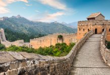 Die Chinesische Mauer: Eine Reise in die Vergangenheit auf dem größten Bauwerk der Welt Die Chinesische Mauer