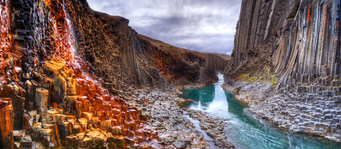 Island Schlucht mit Fluss