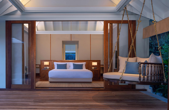 Anantara Kihavah Guest Room Three Bedroom Beach Pool