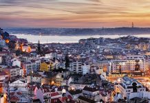 Lissabon Skyline beim Sonnenuntergang