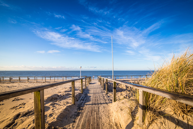 Steg und Strand am Meer auf Sylt