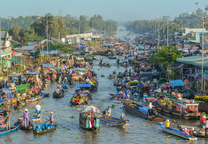 schwimmender Markt im Mekong-Delta in Vietnam