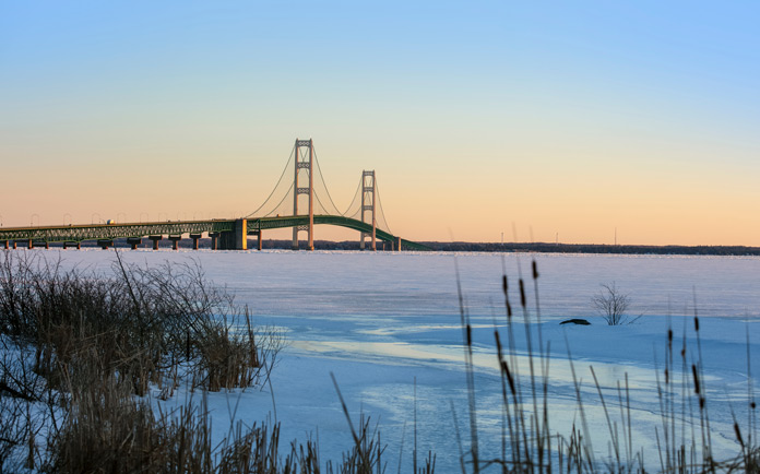 Mackinac Bridge zwischen Huronsee und Michigansee