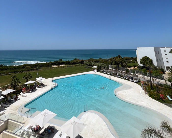 Barceló Conil Playa Pool & Blick aufs Meer