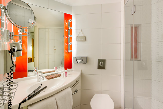 Hotel ibis Berlin Kurfürstendamm Badezimmer