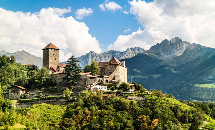 Burg Schloss Meran