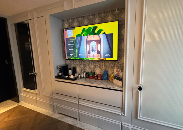 Hotelzimmer Minibar TV