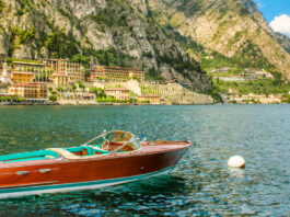 mit dem Boot auf dem Gardasee